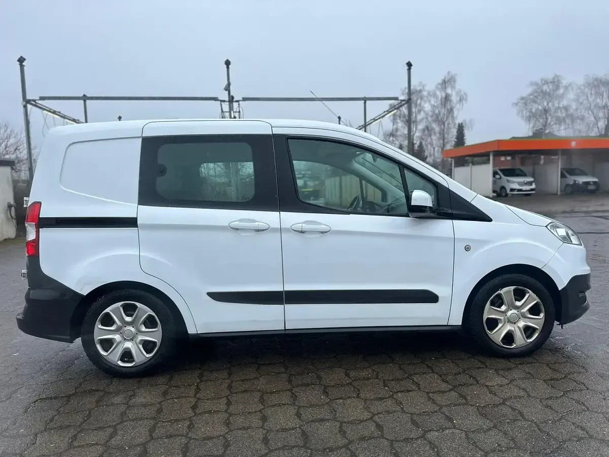 Second-hand Ford Transit 101 CP (74 kW) 2017 Alb Monovolum