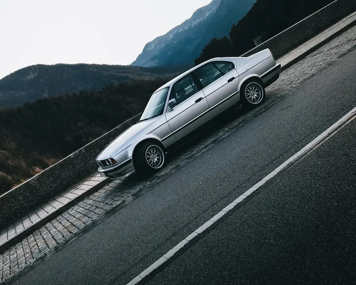 Gebraucht BMW 524 115 PS (84 kW) 1990 Silber Limousine