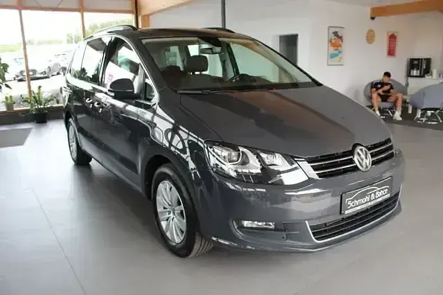 Gebraucht VW Sharan Comfortline 150 PS (110 kW) 2021 Grau Van / Kleinbus