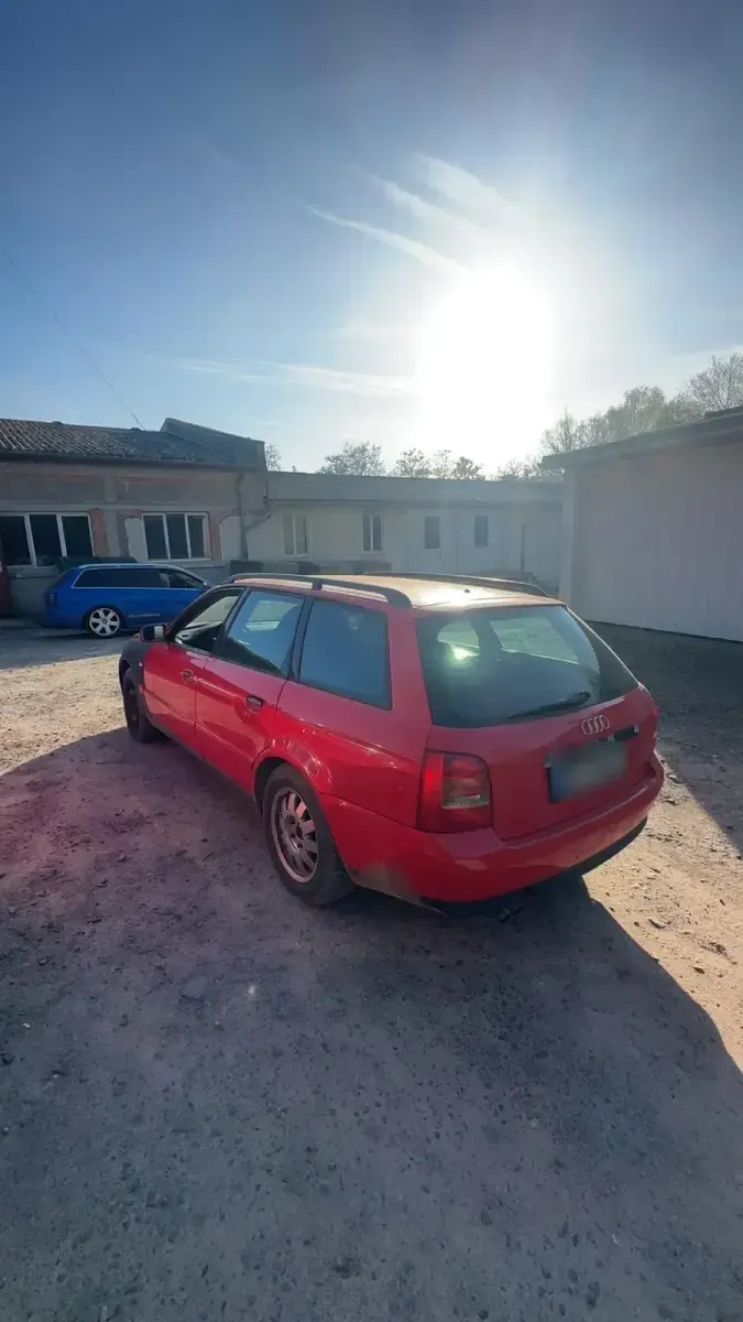 Second-hand Audi A4 150 CP (110 kW) 1999 Roșu Break