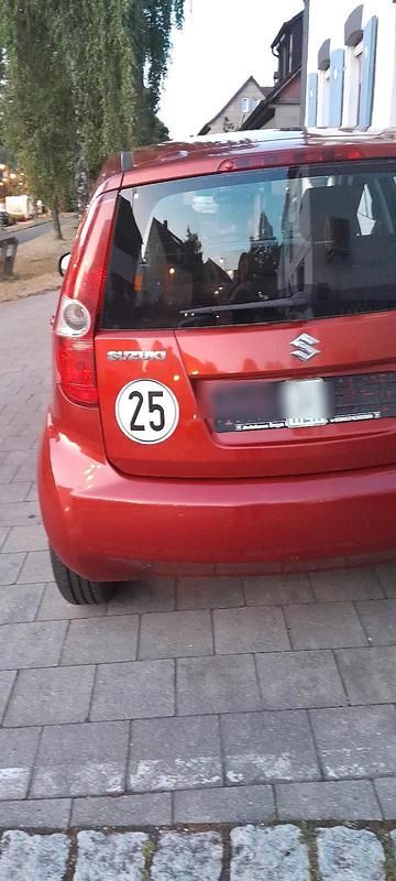 Rot Gebraucht 2009 Suzuki Splash Kleinwagen | 2.000 € - Bild 1/4