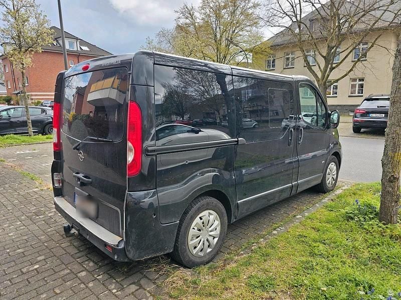 Gebraucht Opel Vivaro 145 PS (106 kW) 2008 Schwarz Van / Kleinbus