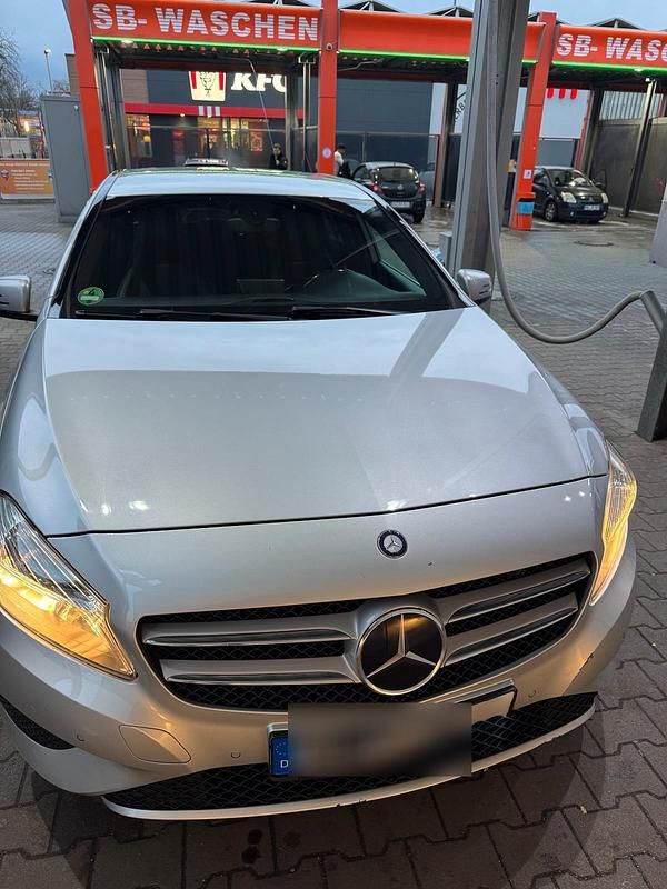 Gebraucht Mercedes 200 156 PS (114 kW) 2014 Grau Limousine