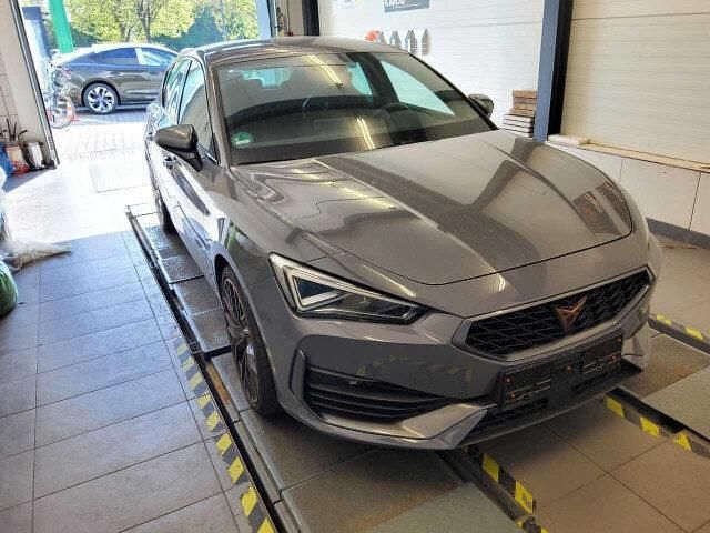 Używany Cupra Leon 245 KM (180 kW) 2023 Szary Sedan/Limuzyna