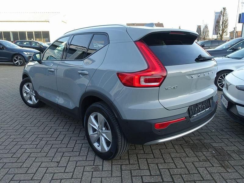 Gebraucht Volvo XC40 Core 163 PS (119 kW) 2025 Grau SUV