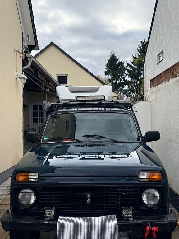 Gebraucht Lada niva 83 PS (61 kW) 2011 Grün SUV