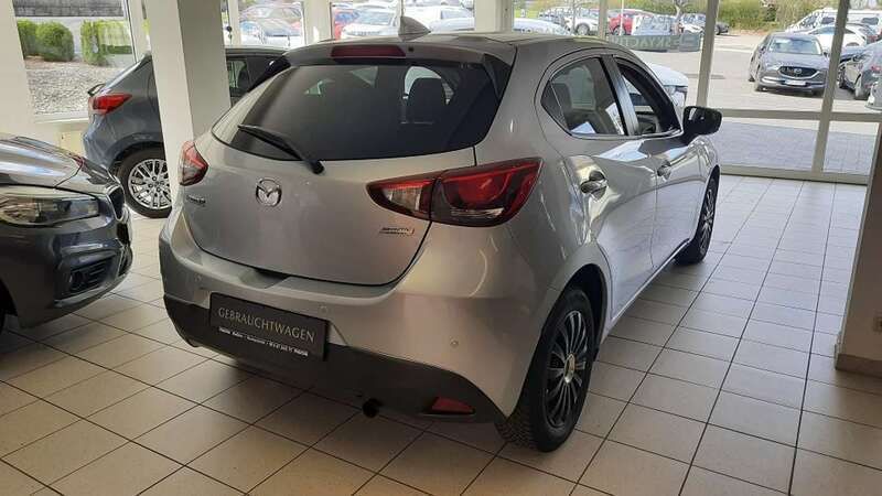 Gebraucht Mazda 2 Kizoku 90 PS (66 kW) 2017 Diamantsilber metallic Kleinwagen