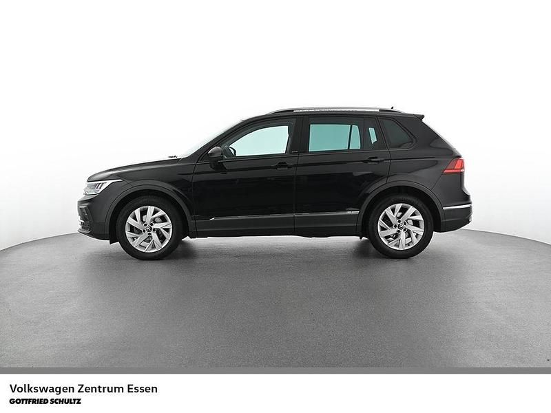 Gebraucht VW Tiguan Active 150 PS (110 kW) 2023 Schwarz SUV