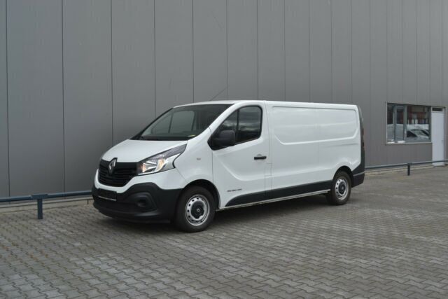 Gebraucht Renault Trafic Komfort 120 PS (88 kW) 2015 Weiß Van / Kleinbus