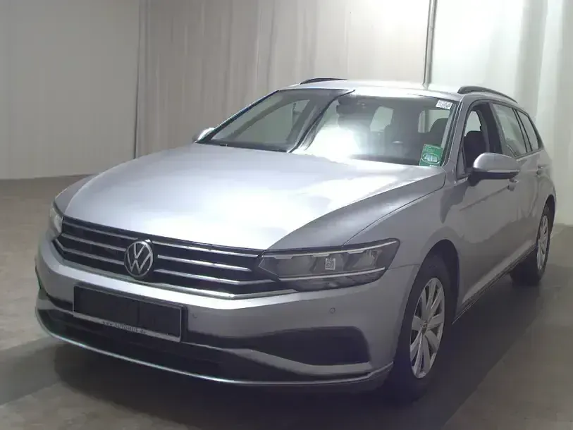 Używany VW Passat 150 KM (110 kW) 2023 Srebrny Kombi