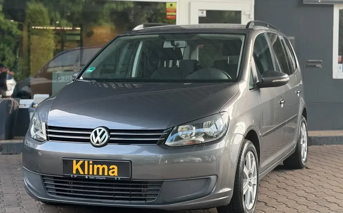 Gebraucht VW Touran 105 PS (77 kW) 2010 Grau Van / Kleinbus