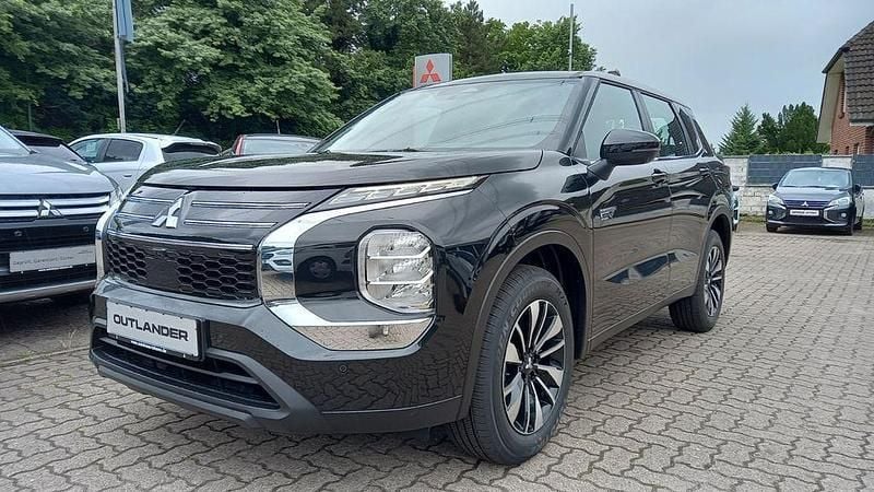 Schwarz Neu 2025 Mitsubishi Outlander P-HEV Basis SUV | 47.990 € (Superpreis) - Bild 1/4