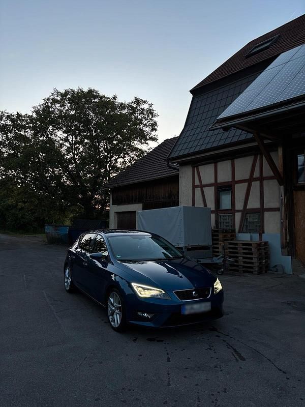 Second-hand Seat Leon FR 150 CP (110 kW) 2015 Albastru Hatchback