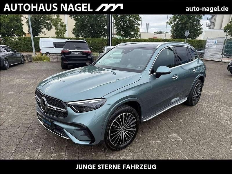 Metalliclack verdesilber Gebraucht 2024 Mercedes GLC300e AMG Line Premium Plus SUV | 70.489 € (Teuer) - Bild 1/4