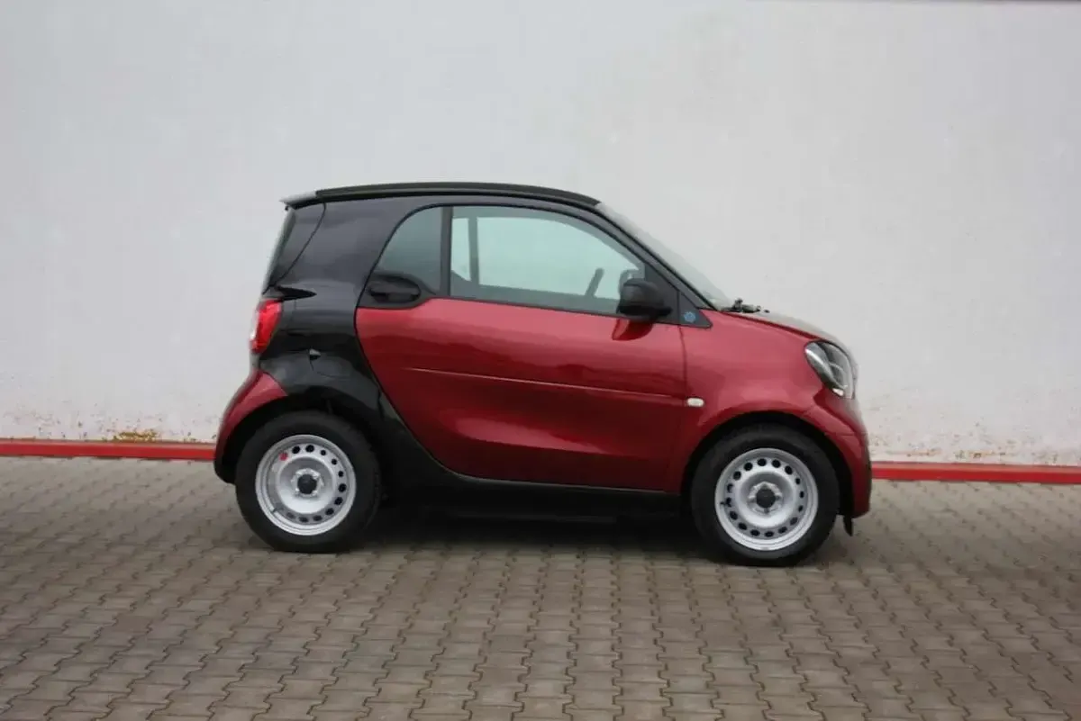 Gebraucht Smart ForTwo Coupé 60 kW (82 PS) 2021 Nachtschwarz Kleinwagen