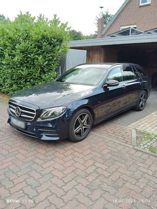 Gebraucht Mercedes E300 306 PS (225 kW) 2019 Blau Kombi