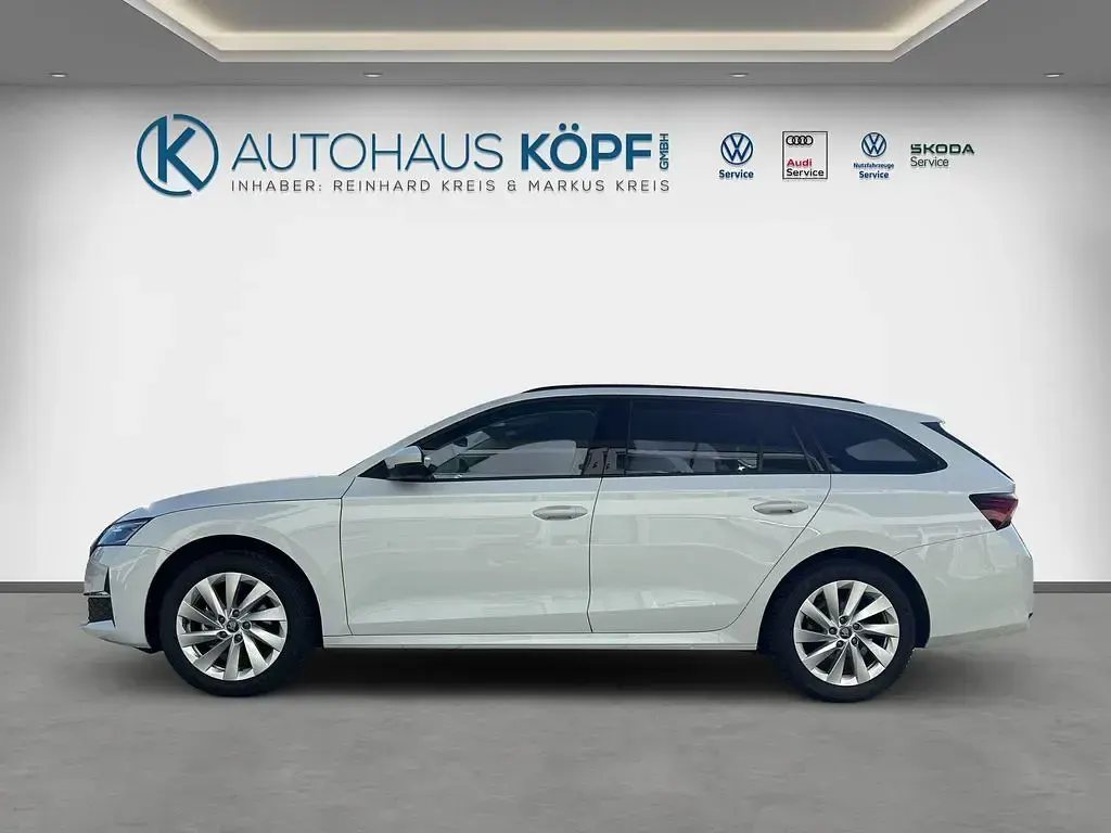 Gebraucht Skoda Octavia Selection 150 PS (110 kW) 2025 Weiß Kombi