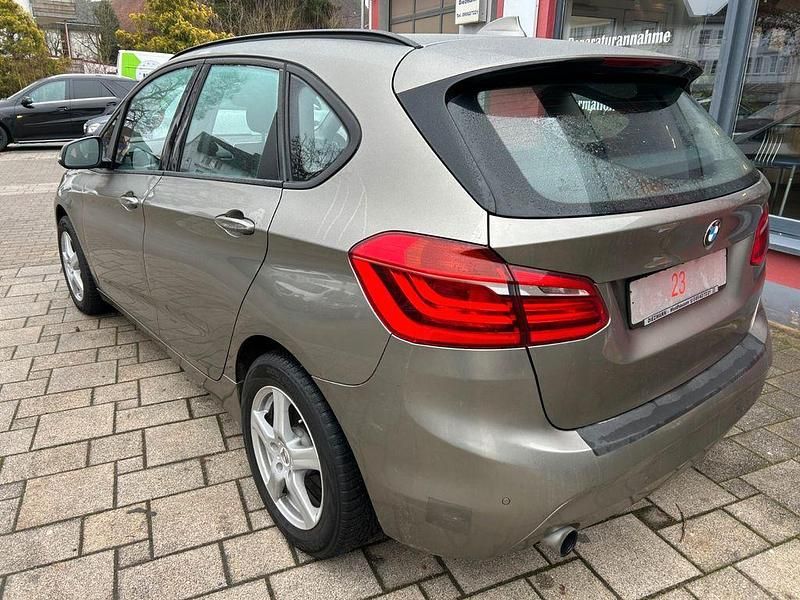 Gebraucht BMW 218 Active Tourer Basis 136 PS (100 kW) 2015 Silber Van / Kleinbus