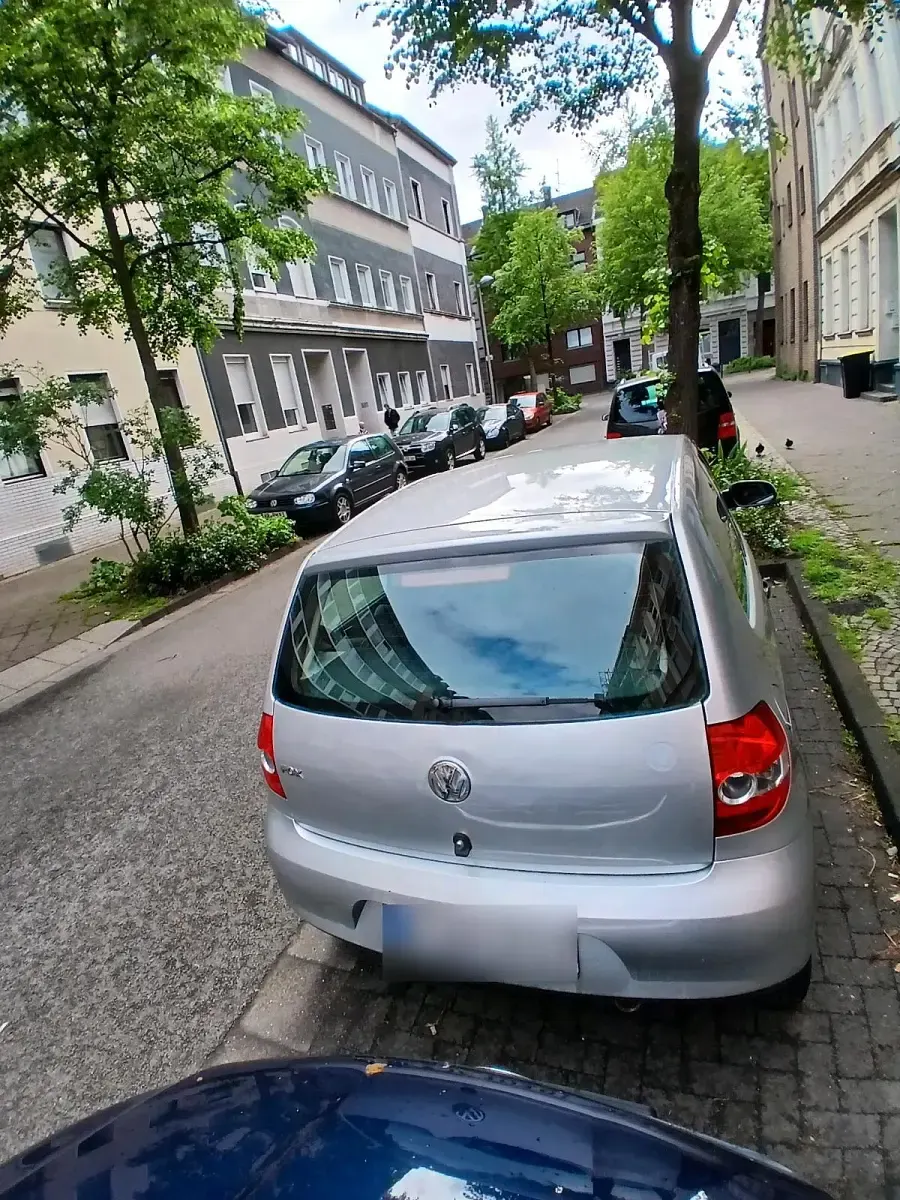 Używany VW Fox 55 KM (40 kW) 2005 Szary Hatchback