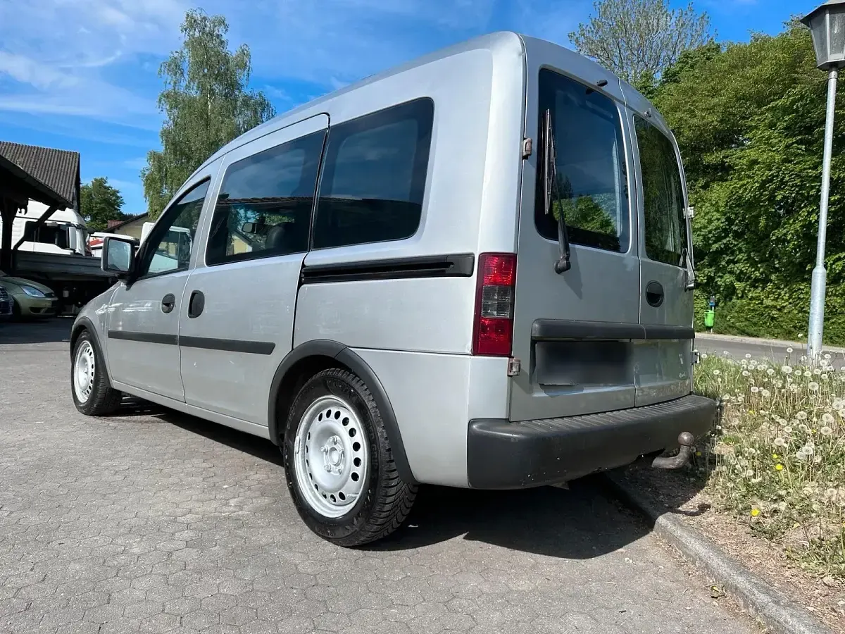 Gebraucht Opel Combo 101 PS (74 kW) 2010 Silber Van / Kleinbus