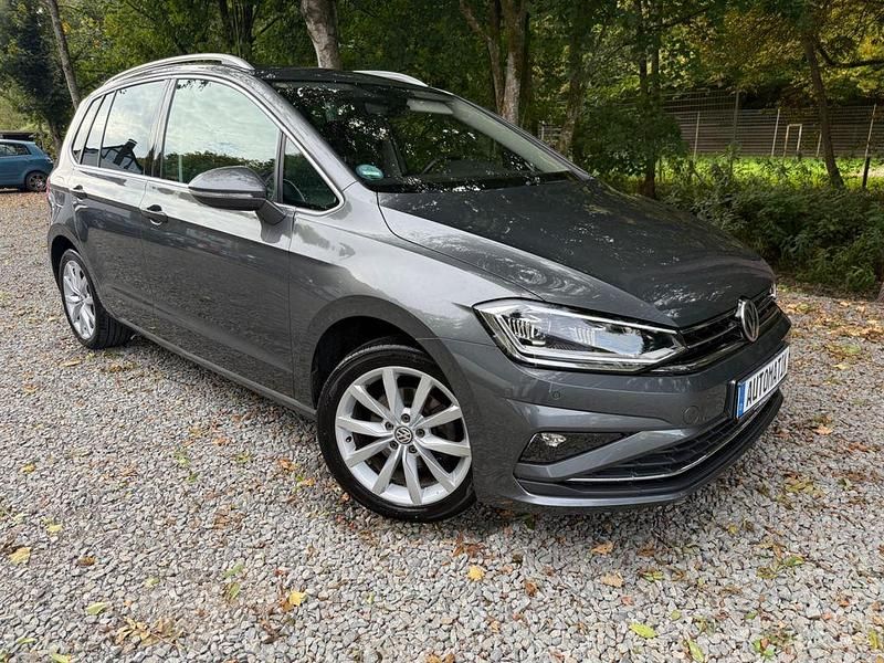 Grau Gebraucht 2018 VW Golf Sportsvan Highline Van / Kleinbus | 15.999 € (Fairer Preis) - Bild 1/4