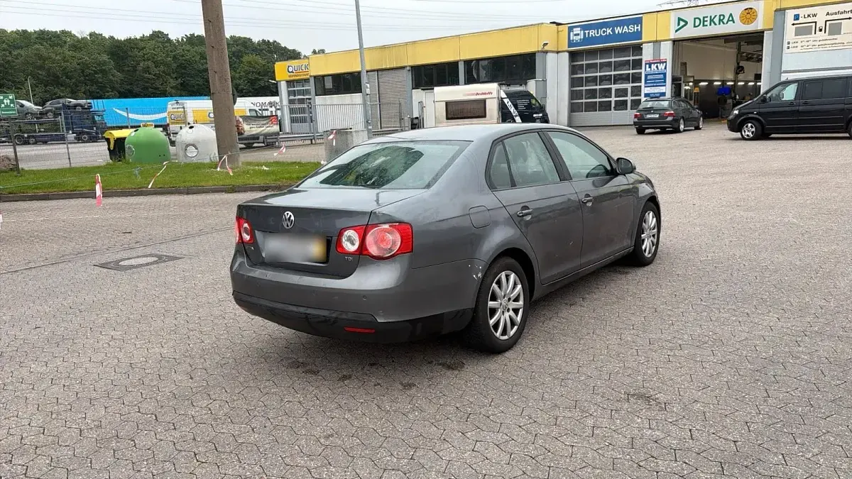 Brugt VW Jetta 105 HK (77 kW) 2008 Grå Sedan
