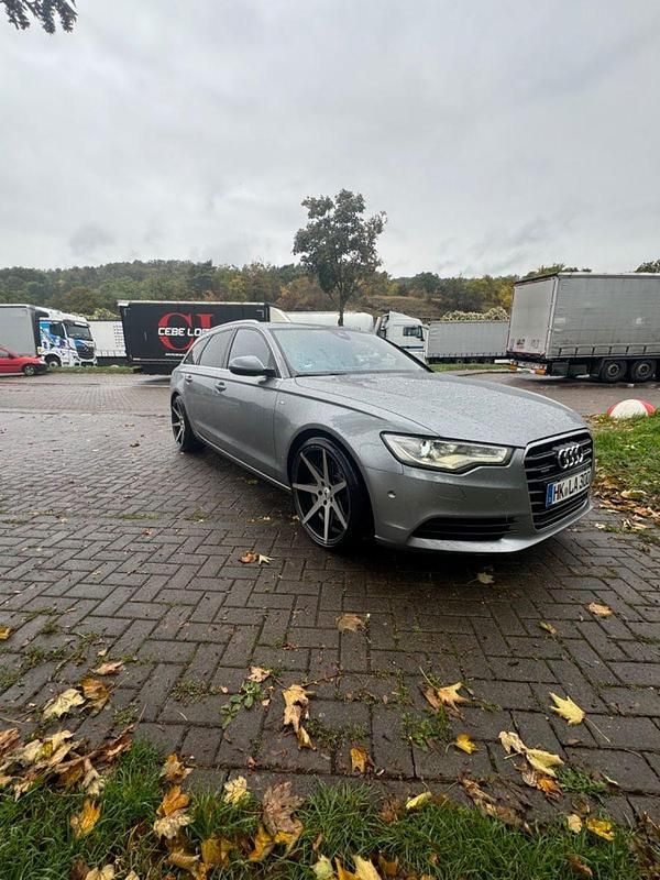 Grau Gebraucht 2012 Audi A6 Ambiente Kombi | 9.500 € (Guter Preis) - Bild 1/4