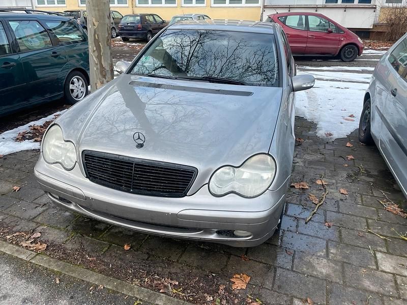 Braun Gebraucht 2004 Mercedes C180 Limousine | 1.850 € (Superpreis) - Bild 1/4