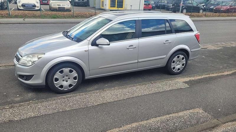 Silber Gebraucht 2008 Opel Astra Kombi | 1.600 € (Guter Preis) - Bild 1/4