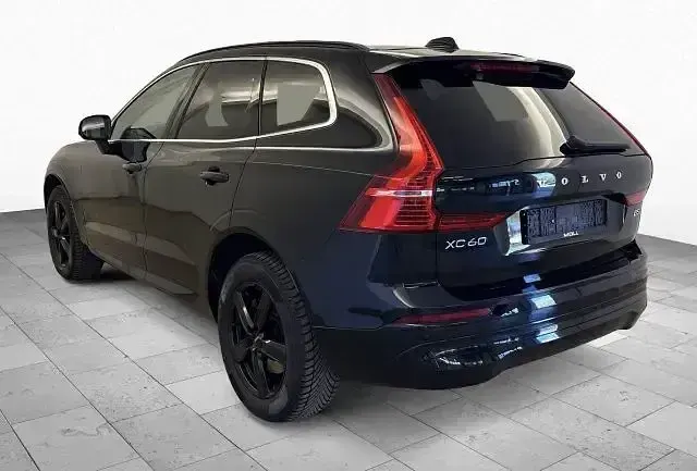 Gebraucht Volvo XC60 Momentum 250 PS (183 kW) 2022 Onyx black (metallic) SUV