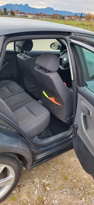 Grau Gebraucht 2006 Seat Ibiza Sport Limousine | 800 € (Superpreis) - Bild 1/4