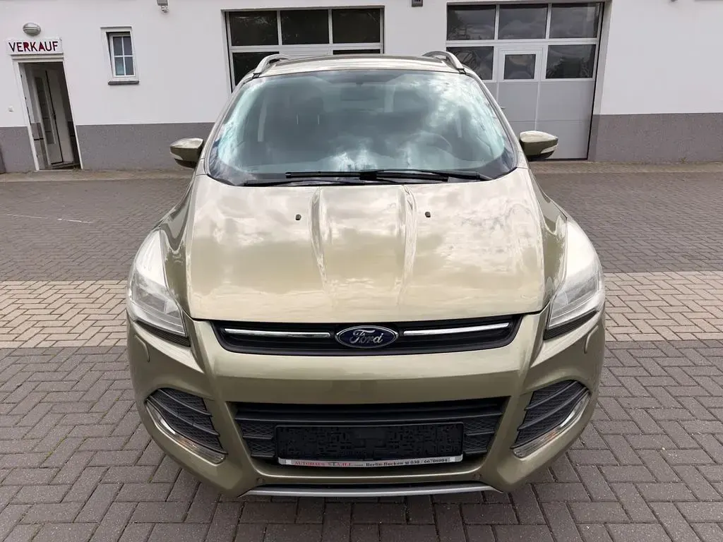 Używany Ford Kuga Trend 150 KM (110 kW) 2014 Zielony SUV