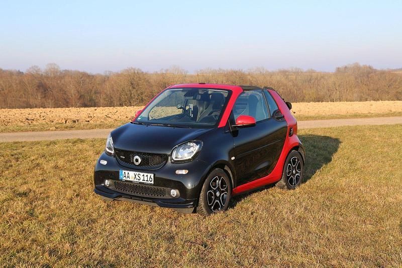 Rot Gebraucht 2017 Smart ForTwo Coupé Brabus Xclusive Cabrio | 23.499 € (Etwas zu teuer) - Bild 1/4