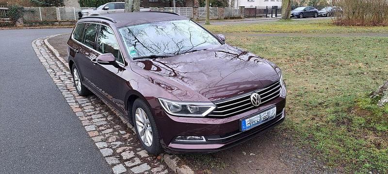 Gebraucht VW Passat Trendline 120 PS (88 kW) 2016 Rot Kombi
