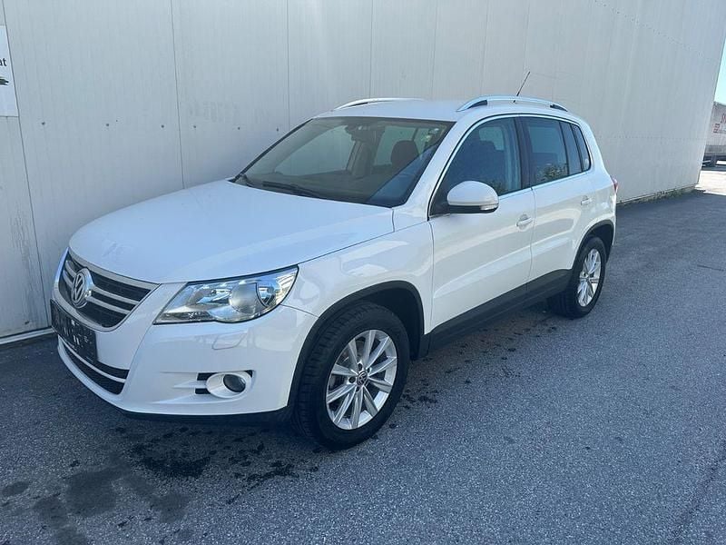 Weiß Gebraucht 2009 VW Tiguan Trendline SUV | 5.990 € (Guter Preis) - Bild 1/4