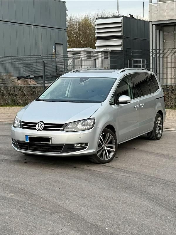 Gebraucht VW Sharan Highline 177 PS (130 kW) 2019 Silber Van / Kleinbus
