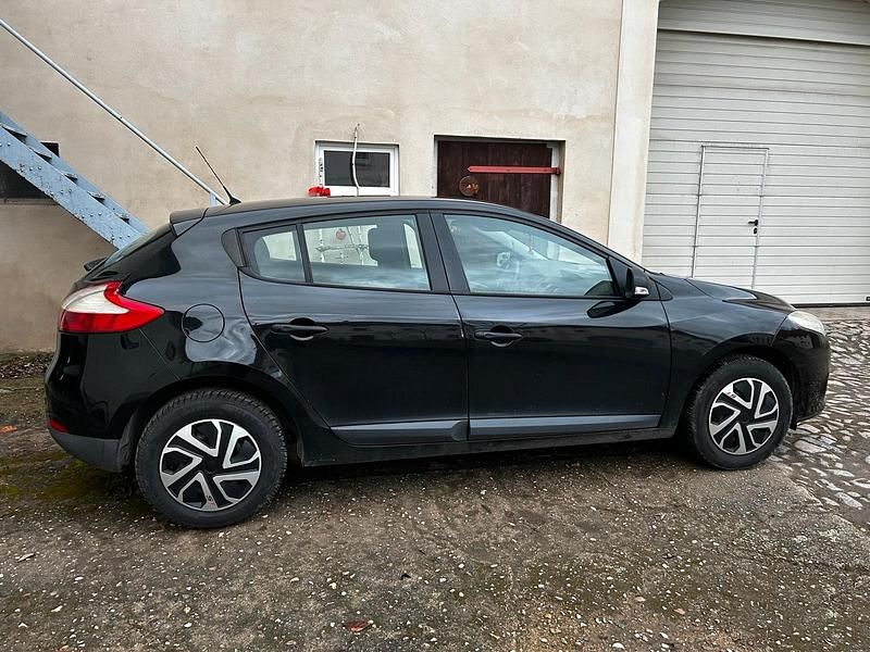 Gebraucht Renault Mégane 100 PS (73 kW) 2011 Schwarz Kleinwagen