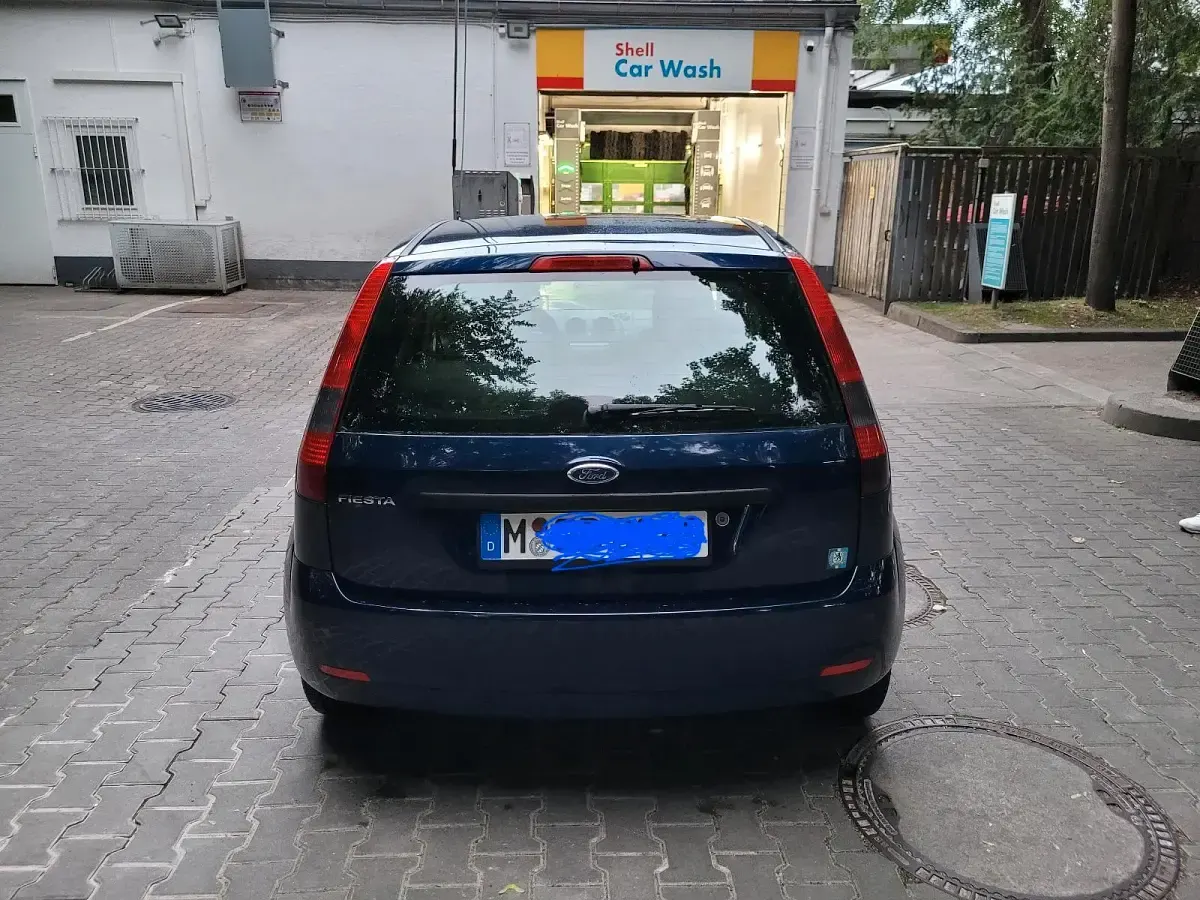 Gebraucht Ford Fiesta 80 PS (58 kW) 2005 Blau Kleinwagen