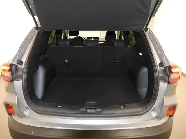 Używany Ford Kuga Titanium 186 KM (136 kW) 2024 Srebrny SUV