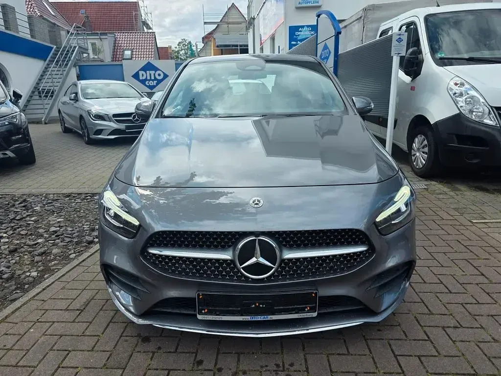 Gebraucht Mercedes B180 AMG 136 PS (100 kW) 2025 Grau Kleinwagen