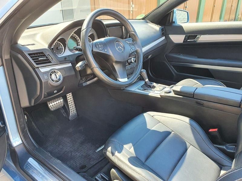 Gebraucht Mercedes E350 Avantgarde 292 PS (214 kW) 2011 Blau Cabrio