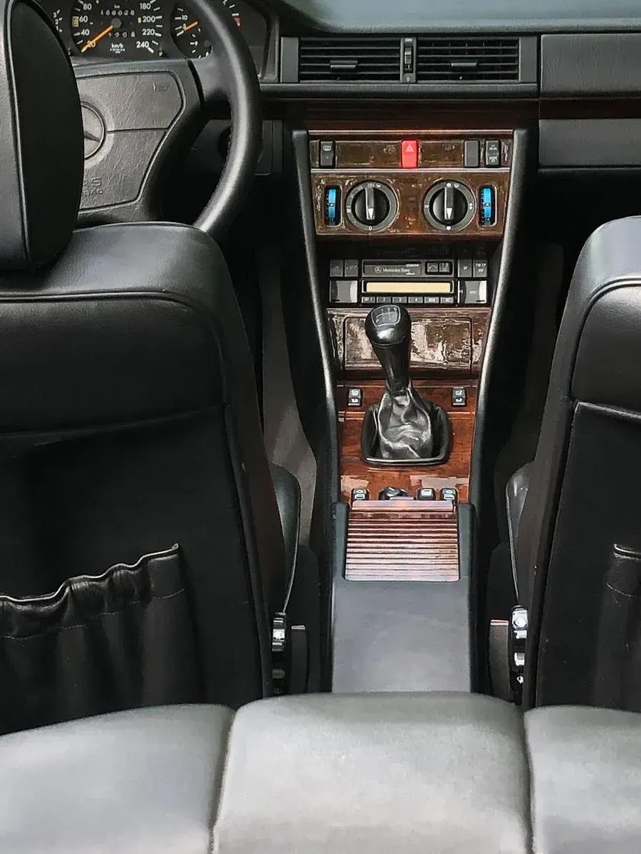 Gebraucht Mercedes E200 136 PS (100 kW) 1996 Schwarz Cabrio