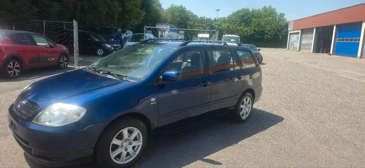 Gebraucht Toyota Corolla 110 PS (80 kW) 2002 Blau Kombi