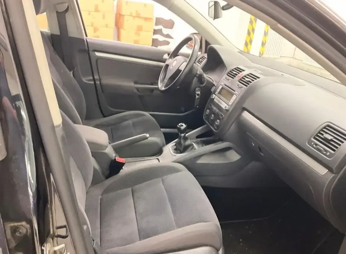 Usado VW Jetta 150 CV (110 kW) 2007 Negro Berlina