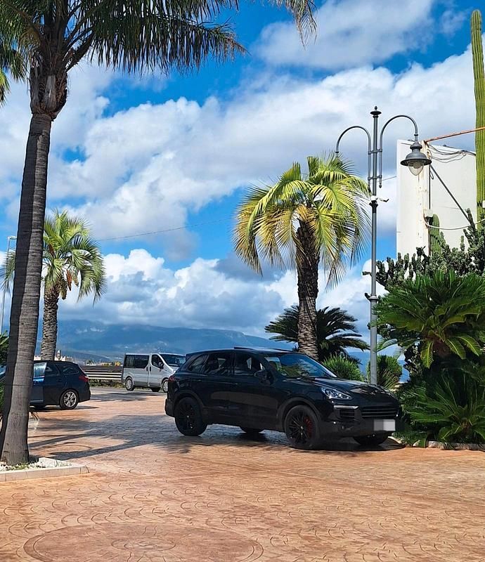 Schwarz Gebraucht 2014 Porsche Cayenne SUV | 25.000 € (Fairer Preis) - Bild 1/4