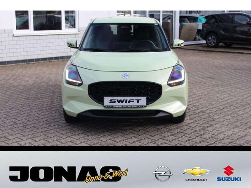 Neu Suzuki Swift Comfort+ 83 PS (61 kW) 2025 Gelb Kleinwagen