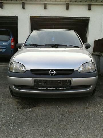 Gebraucht Opel Corsa 54 PS (39 kW) 1998 Silber metallic Kleinwagen