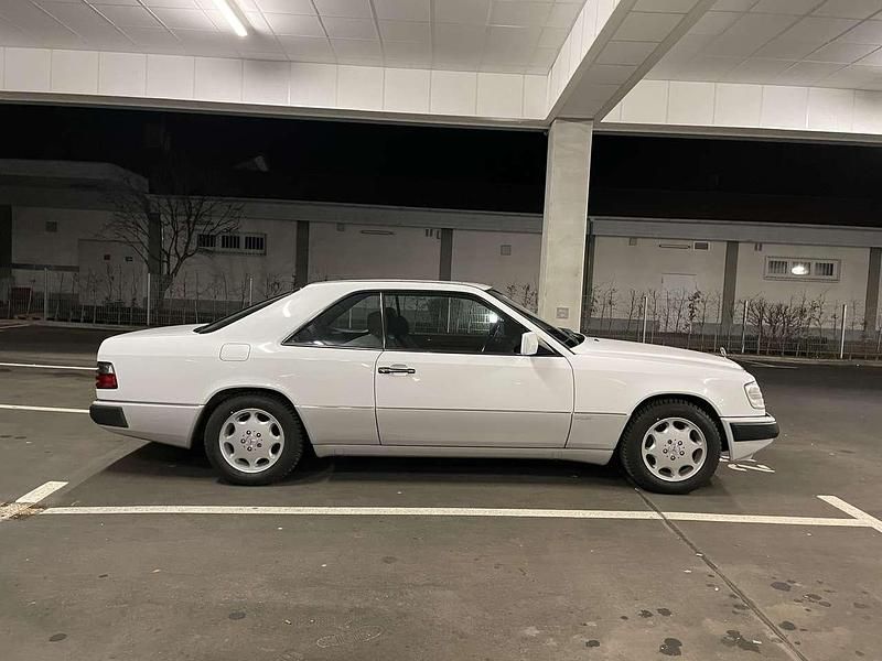 Weiß Gebraucht 1991 Mercedes E300 Sportline Coupé | 11.990 € - Bild 1/4
