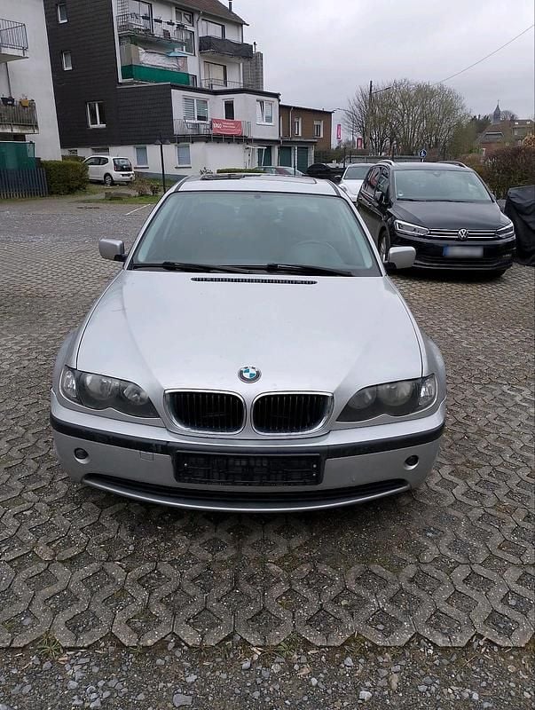 Gebraucht BMW 318 143 PS (105 kW) 2004 Silber Limousine