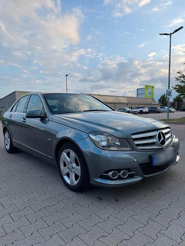 Silber Gebraucht 2011 Mercedes C180 Avantgarde Limousine | 7.100 € (Fairer Preis) - Bild 1/4